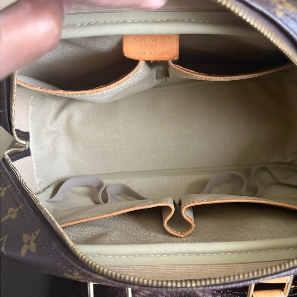 Excellent Pre-Loved Louis Vuitton Monogram Deauville Bag - Picture 7 of 12